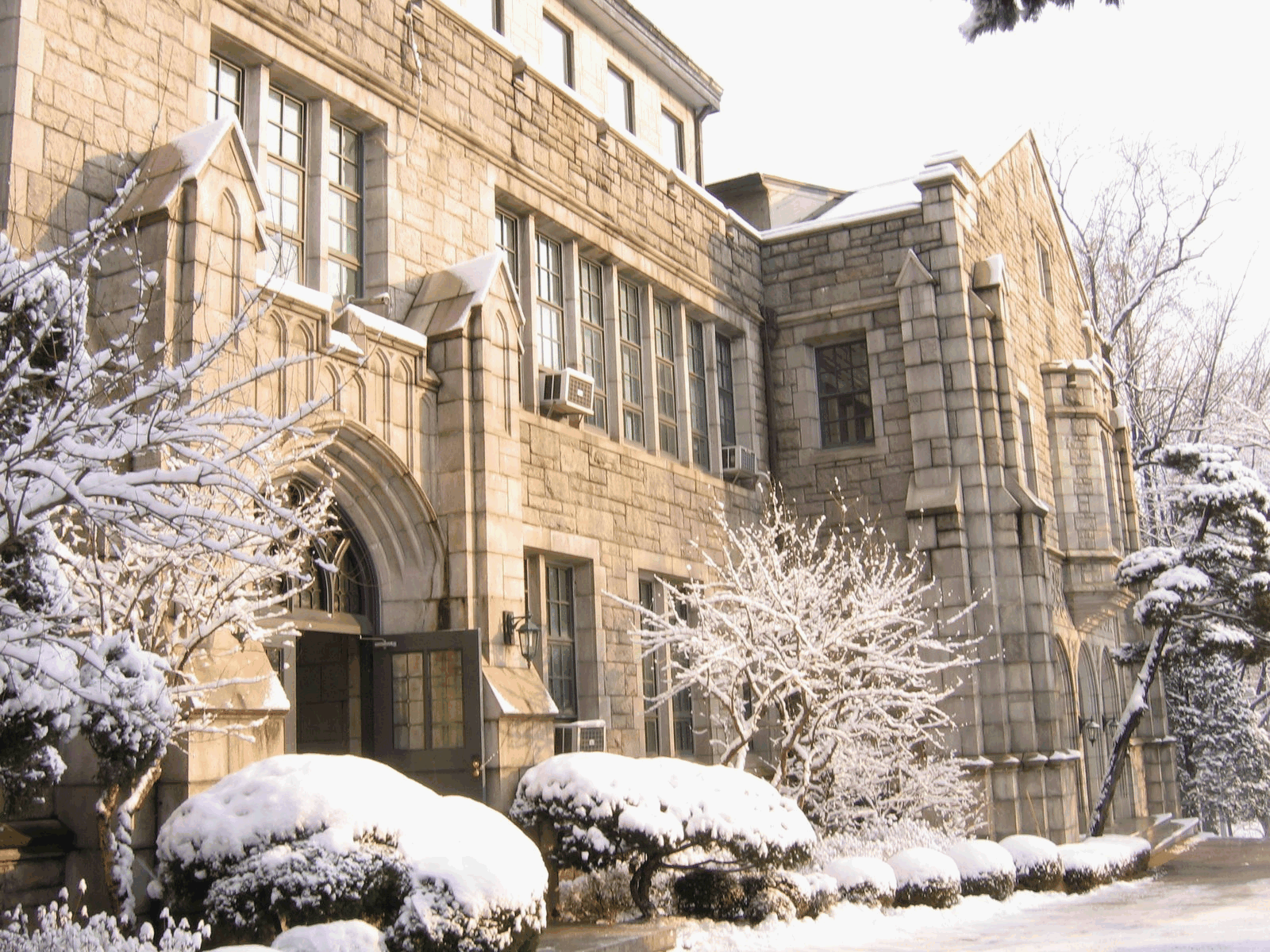 Женский университет Ихва (Ewha Womans University)